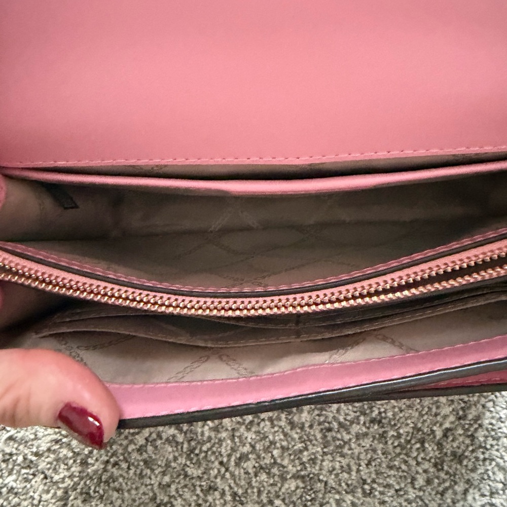 Michael Kors Pink Crossbody Bag with Gold Chain - Picture 6 of 11